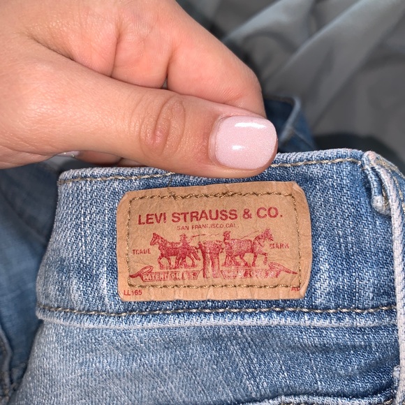 Levi jeans // light wash with some rips - Picture 6 of 6